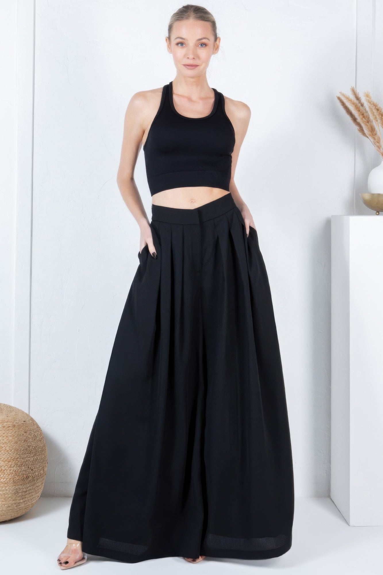 Large Hem Wide Leg Pleated Solid Pants - That Janis Style