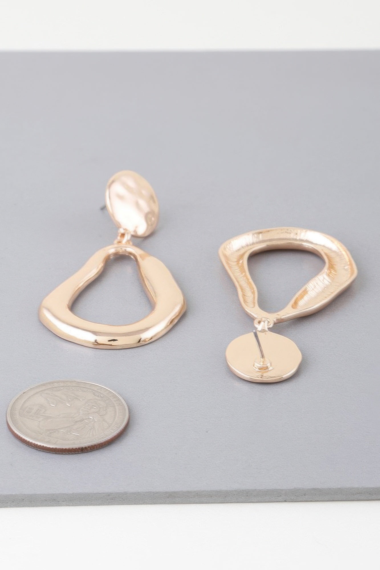 Abstract Shiny Teardrop Earrings - That Janis Style