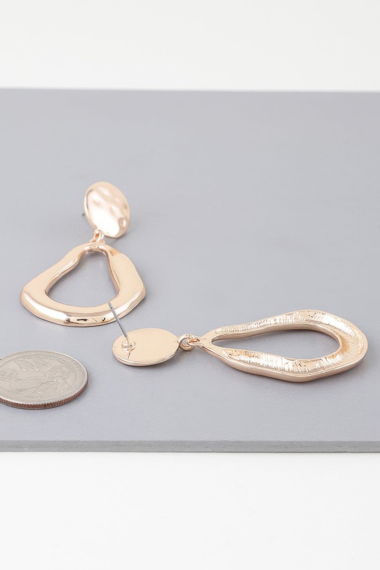 Abstract Shiny Teardrop Earrings - That Janis Style