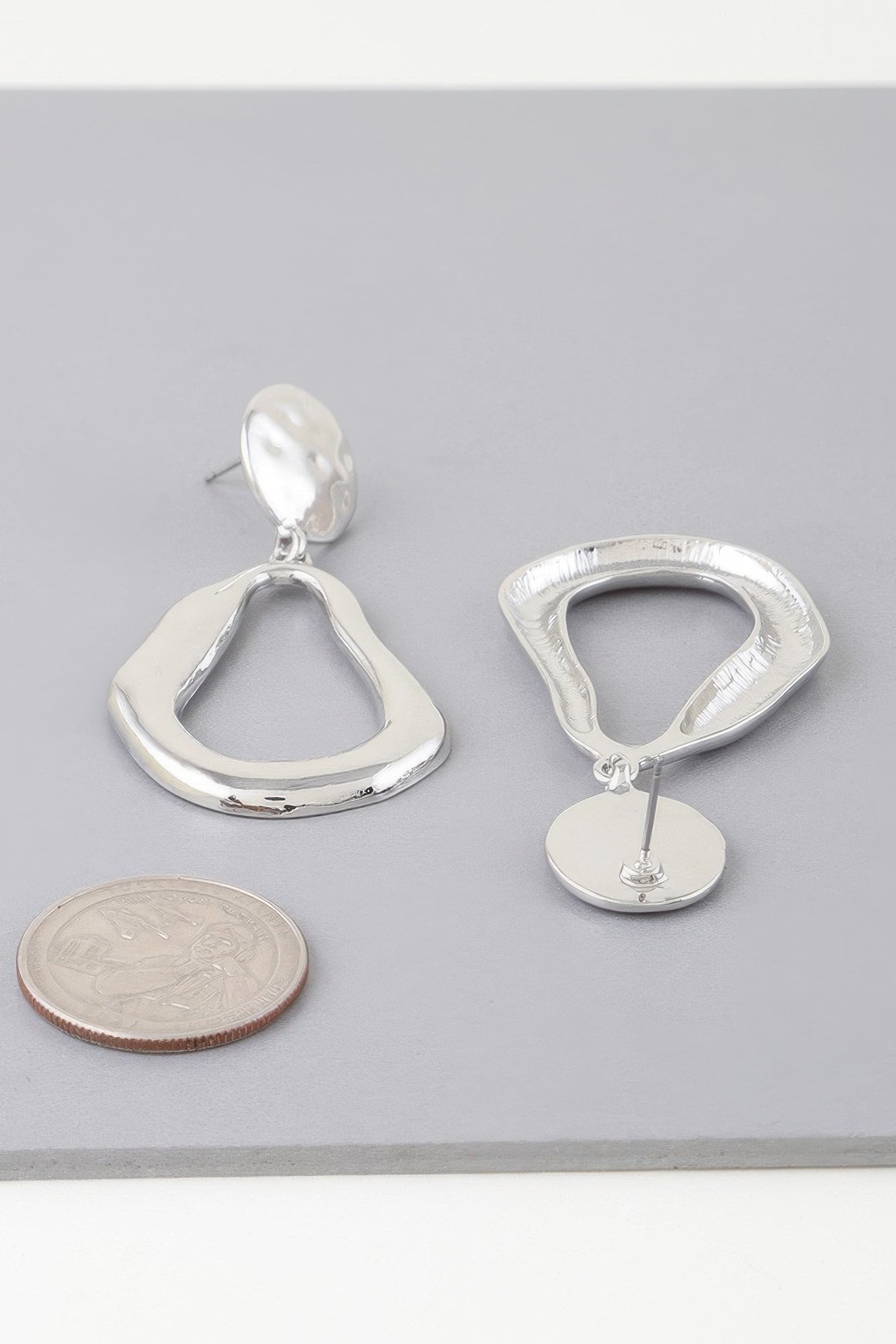 Abstract Shiny Teardrop Earrings - That Janis Style