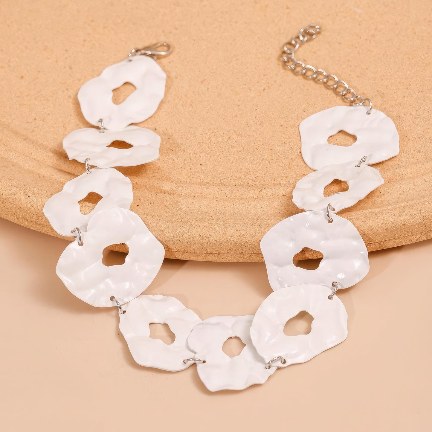 Hammered Color Metal Round Necklace - That Janis Style