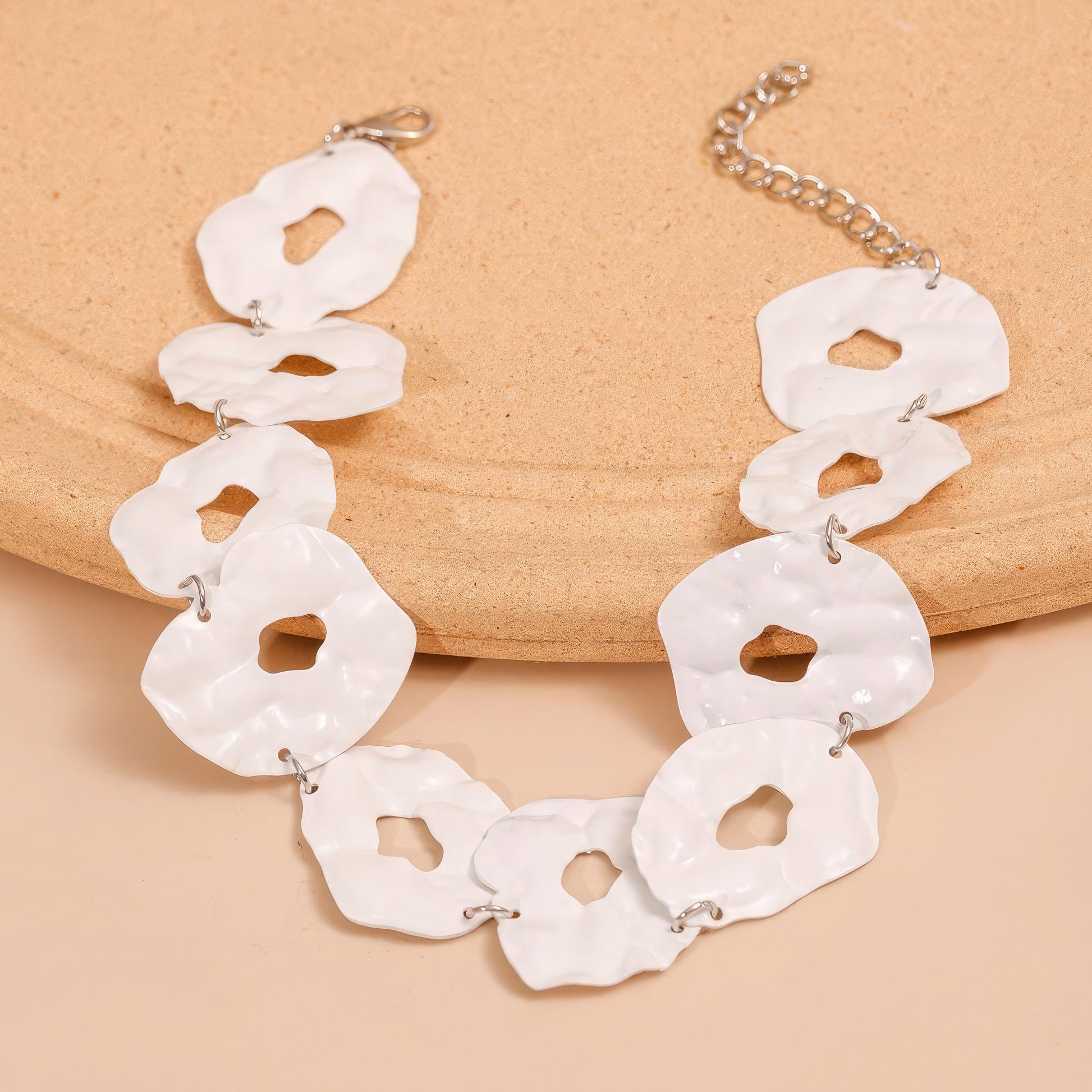 Hammered Color Metal Round Necklace - That Janis Style