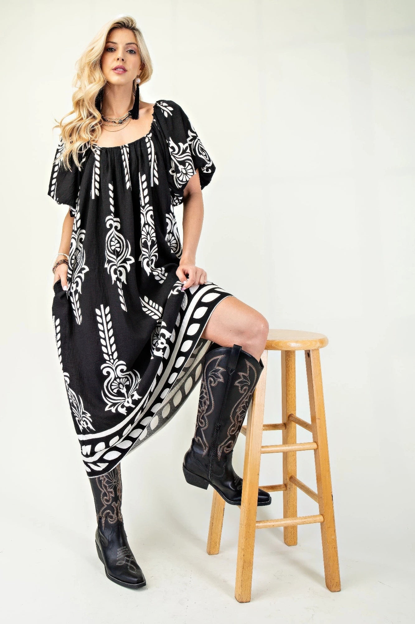 Printed Midi Dress With Short Puff Sleeves - That Janis Style